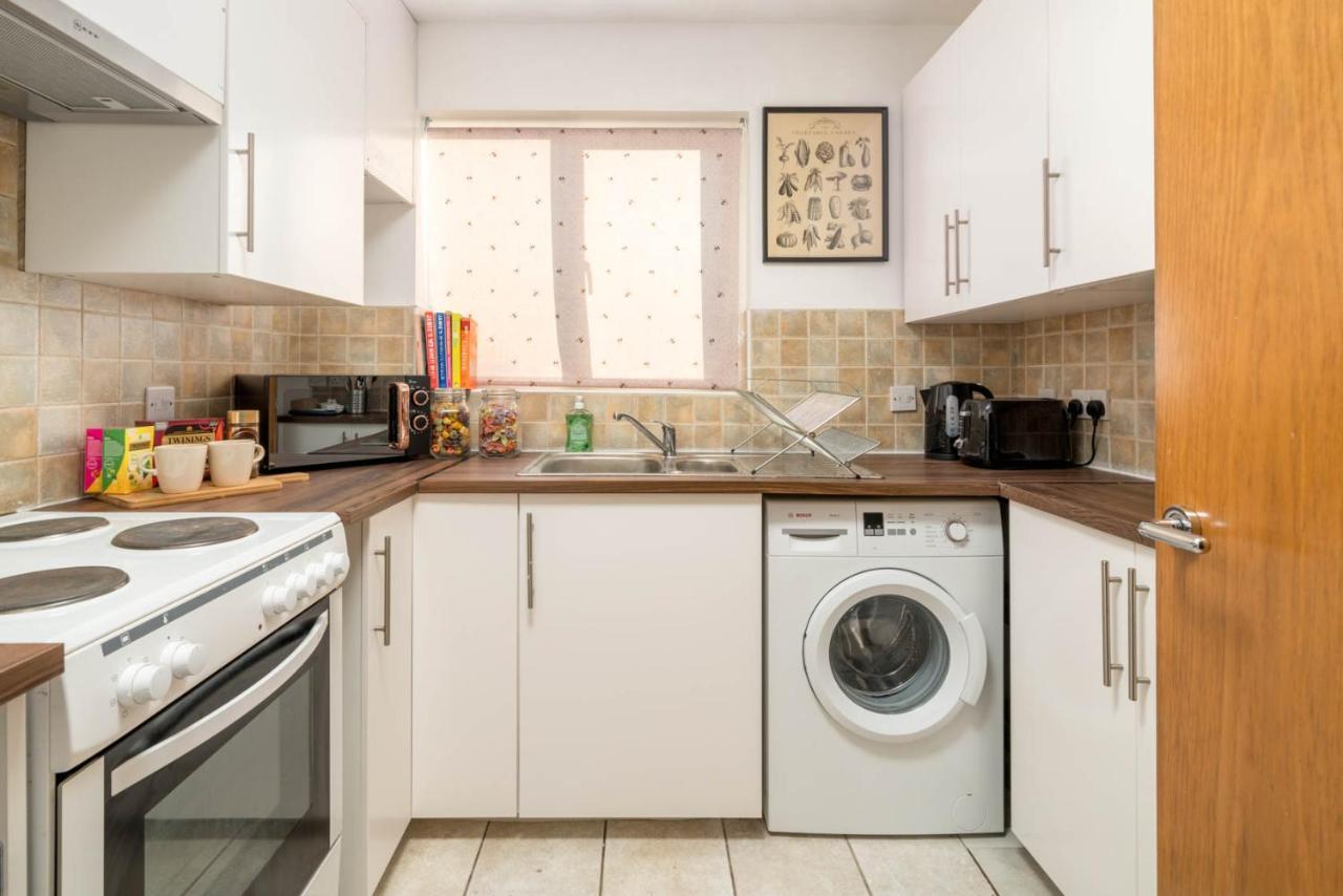 2 Bedroom Flat Near London Excel 外观 照片